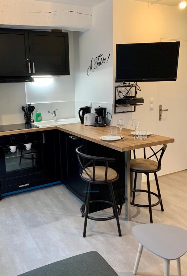 Centre -001 Apartment *
